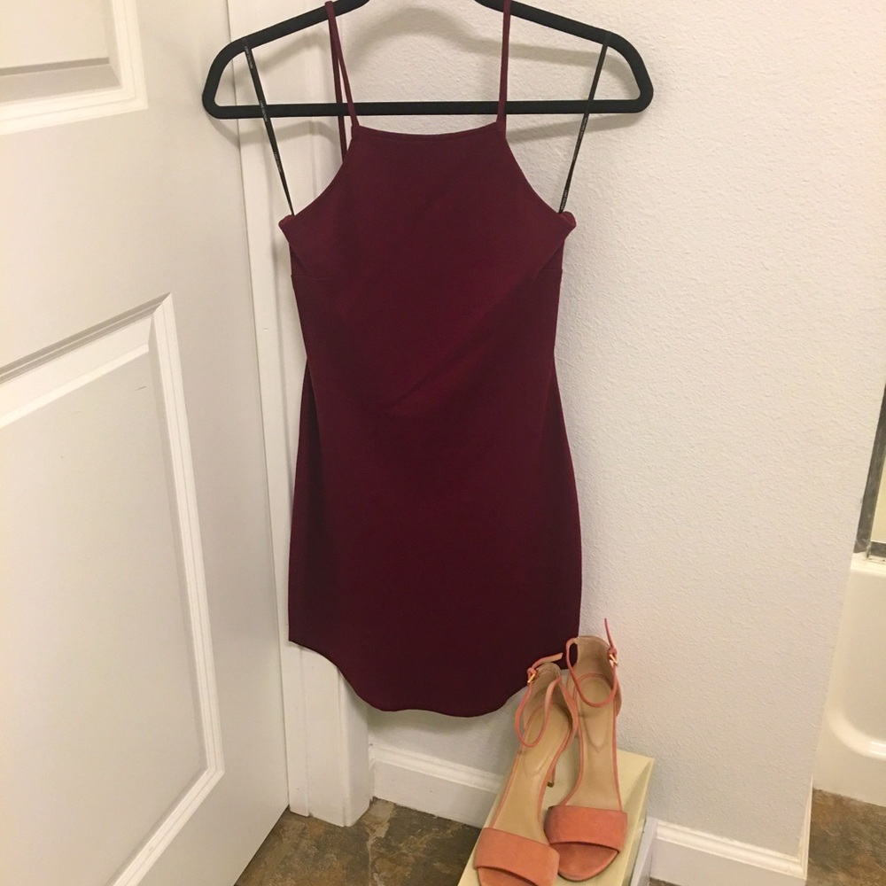 ✨ Moving sale 🚗- NWOT Gorgeous Burgundy/Red Mini dress